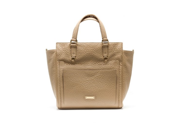 Musette brand was born 12 years ago in Romaine a love for luxury and elegance. 