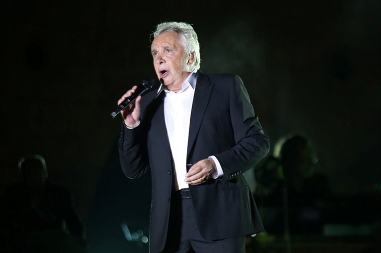 Michel Sardou Sings His Greatest Hits in Jounieh