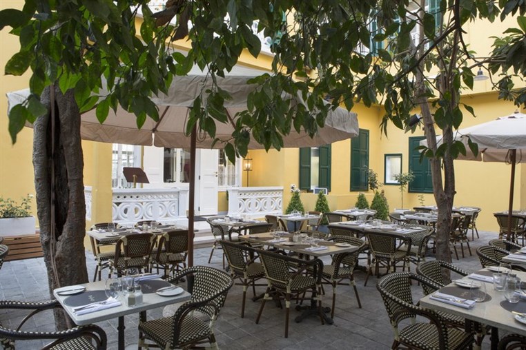 Les Fenetres A European Brasserie