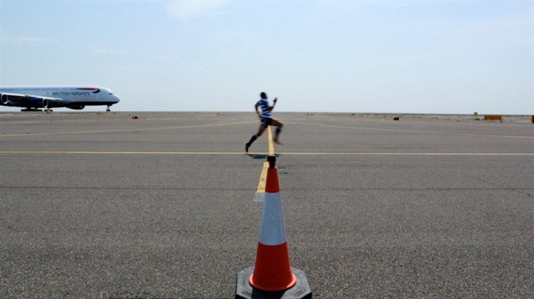 Can a man outrun a plane British Airways find out with their new A380