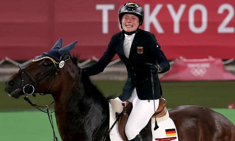 German Modern Pentathlon Coach Kicked Out Of The Olympics For Punching Horse