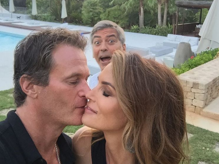 8 Times Celebrities Could Easily Win ’Photobomb of the Year’ Award