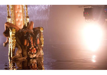Rihanna Twerking In Her New Video Clip Pour It Up