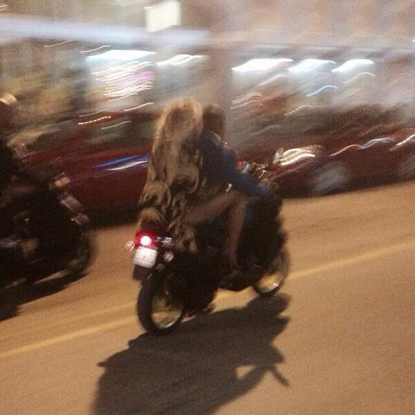   Beyonce Goes Pantsless for Miami NYE 2014 