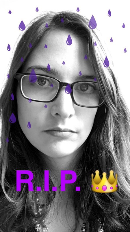  Prince death spurs tributes in purple