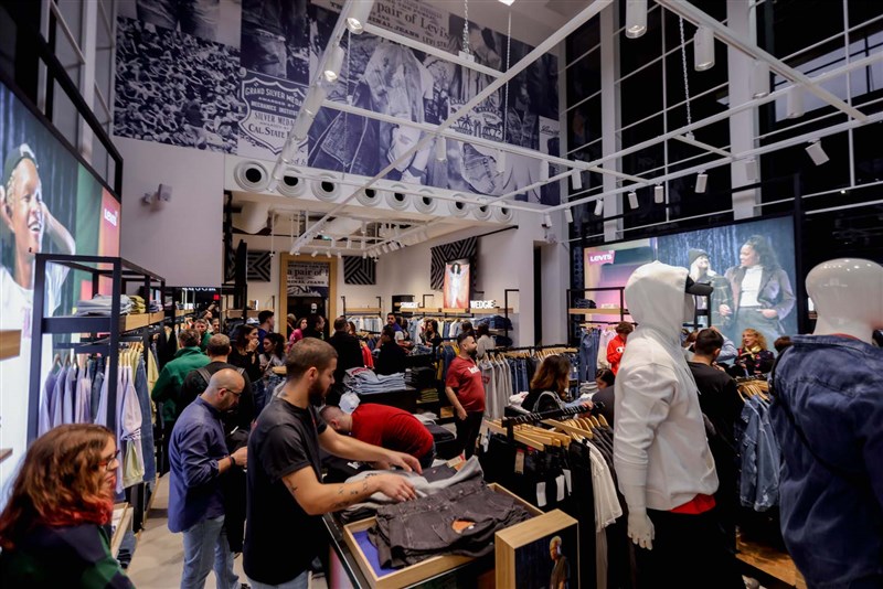 LEVI'S The first stand alone store in the Middle East opens in Lebanon