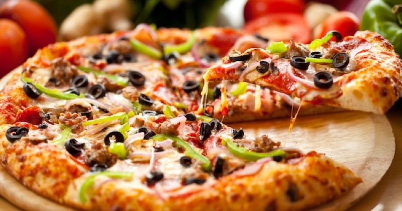 Dream Job Alert: Get Paid 500 Dollars to Eat Pizza and Binge Watch Netflix Shows