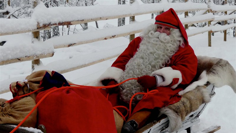 In Video: Santa Clause is immune to COVID19 can still make Christmas rounds