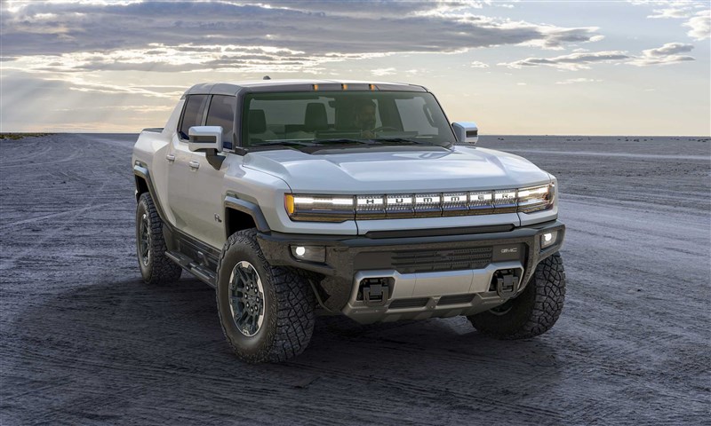 In Video: Hummer unveils New Electric Car Can Drive Diagonally