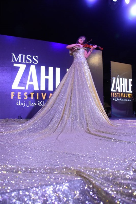 Dr. Anthony Fakhoury crowned Elise Hajjar Miss Zahle 2022
