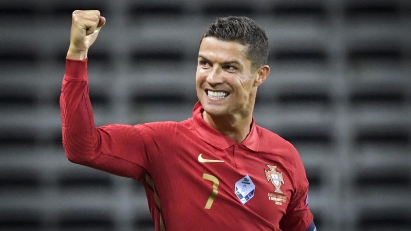 Cristiano Ronaldo passes 100 goal for Portugal