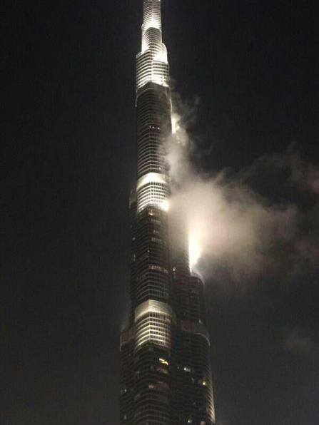 Fog, clouds, condensation... around Burj Khalifa