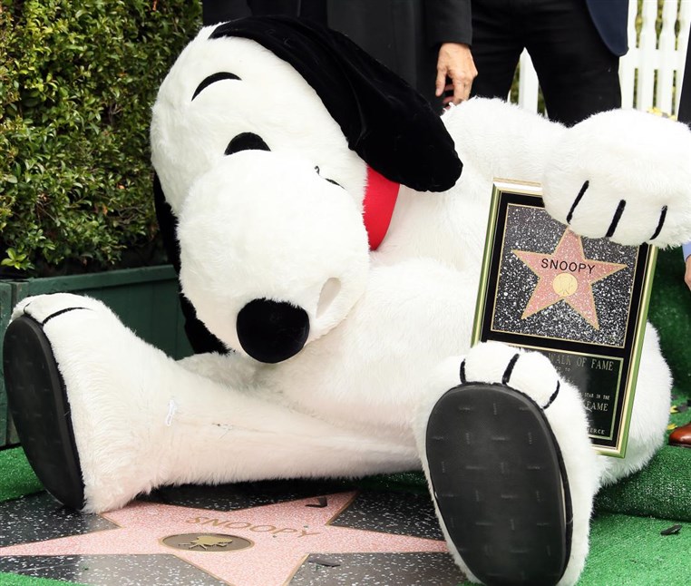 Snoopy Gets a Star on Hollywoods Walk of Fame
