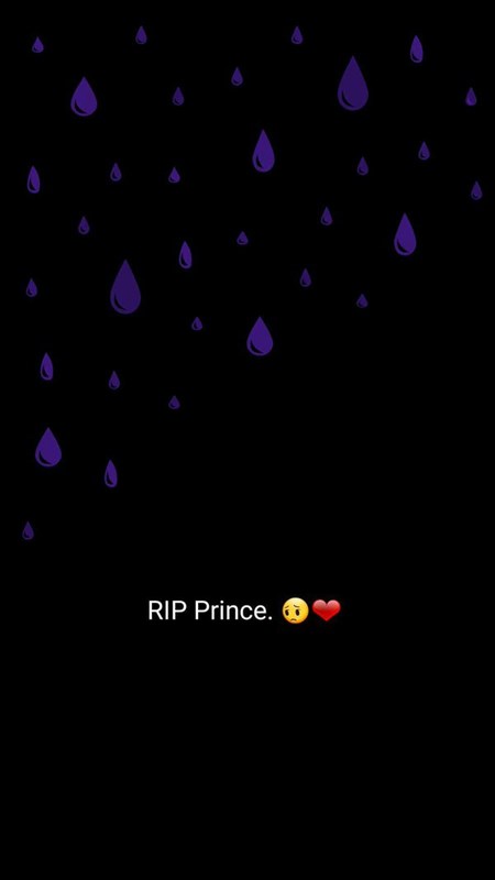 Prince death spurs tributes in purple
