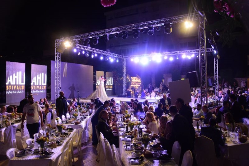 Dr. Anthony Fakhoury crowned Elise Hajjar Miss Zahle 2022