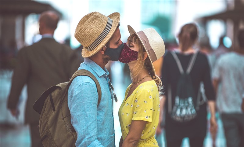 Couple in Milan are 'fined 360 euros for kissing in the street'