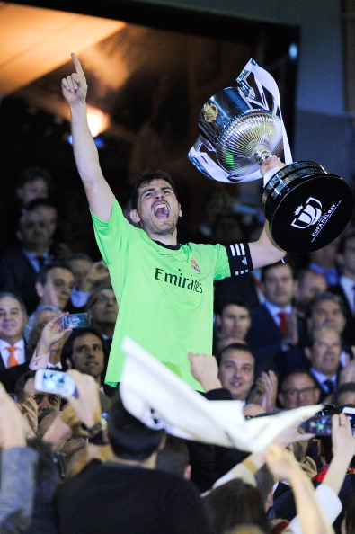 Gareth Bale helps Real Madrid beat Barcelona in Copa del Rey