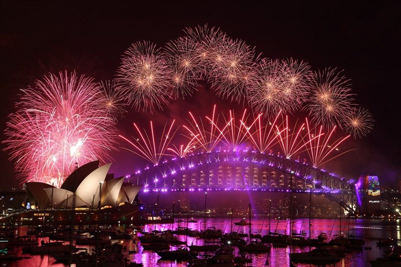 Sydney sees in 2017 with a bang: New Year fireworks – in pictures