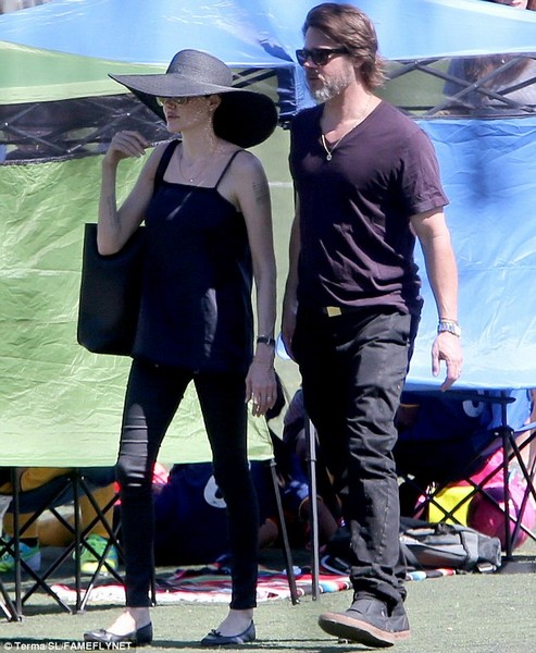 Angelina Jolie & Brad Pitt Share a Kiss at Shiloh & Zaharas Soccer Game