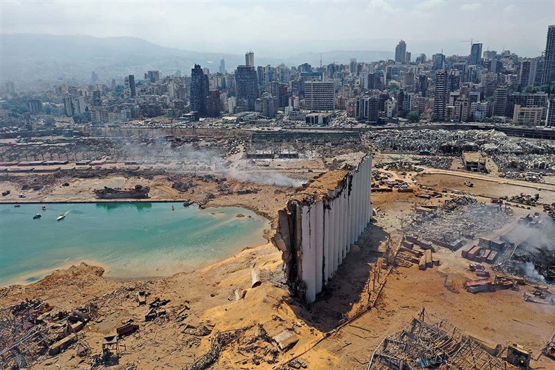  Apocalyptic scenes after explosion rocks city