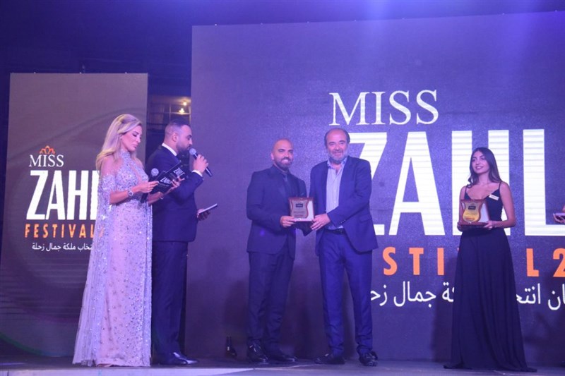 Dr. Anthony Fakhoury crowned Elise Hajjar Miss Zahle 2022