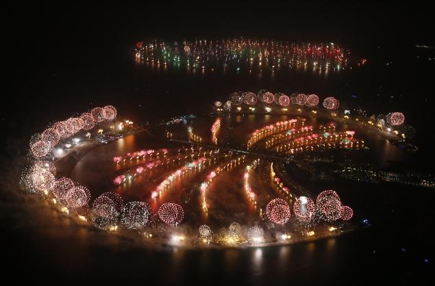 Dubai New Years Eve fireworks display breaks world record