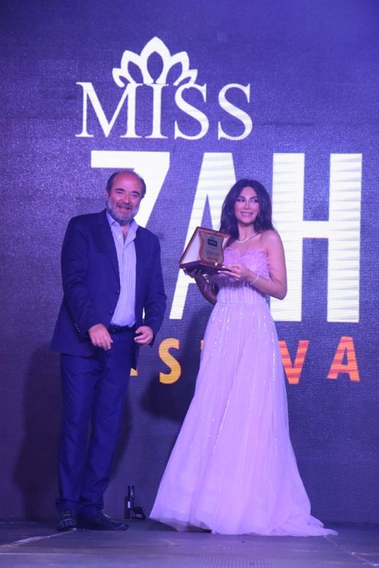 Dr. Anthony Fakhoury crowned Elise Hajjar Miss Zahle 2022
