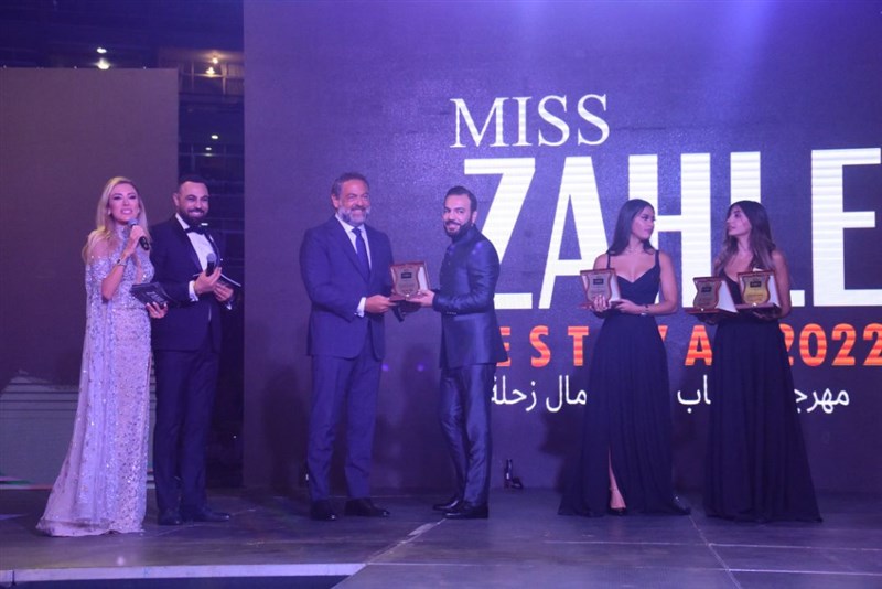 Dr. Anthony Fakhoury crowned Elise Hajjar Miss Zahle 2022