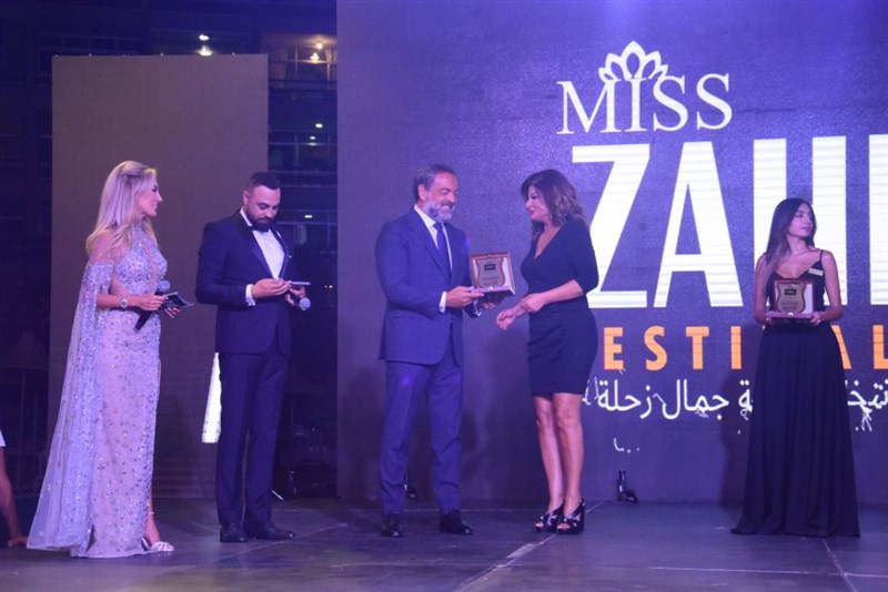 Dr. Anthony Fakhoury crowned Elise Hajjar Miss Zahle 2022