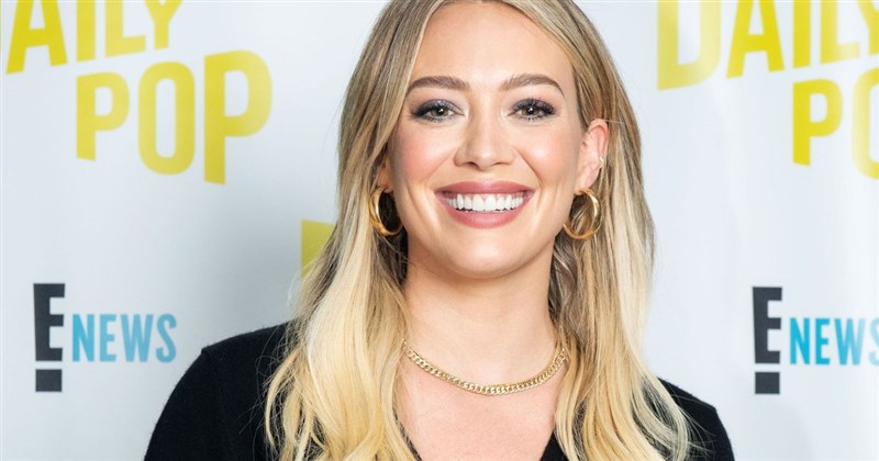 Hilary Duff shows off toned abs in new bikini pic encourages fans to 'do whatever feels good'