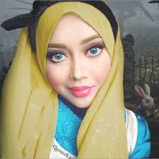 Artist uses her hijab and her amazing makeup skills to transform into Disney princesses