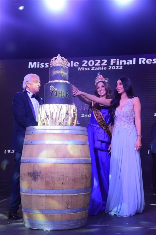 Dr. Anthony Fakhoury crowned Elise Hajjar Miss Zahle 2022