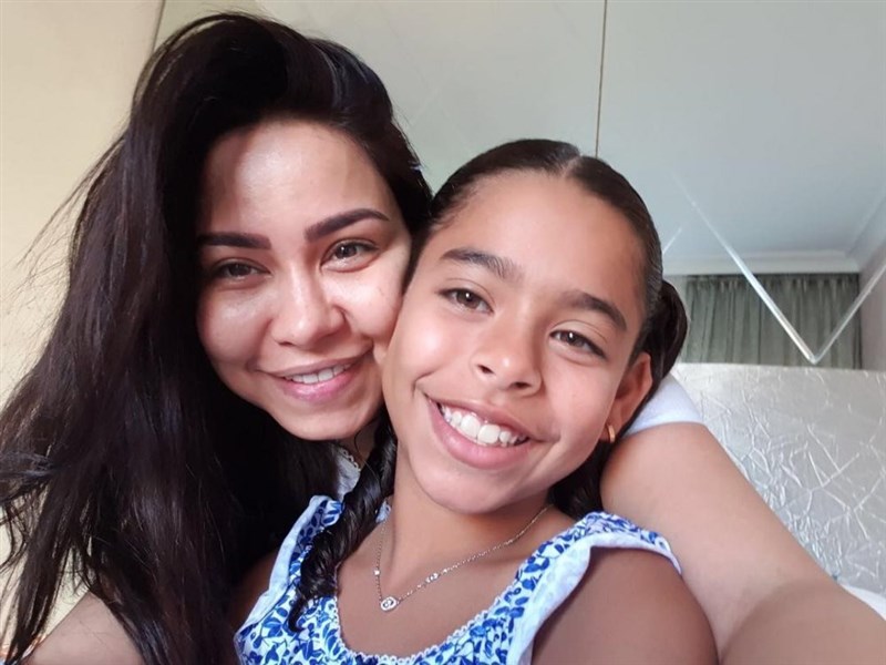 In Video: Sherine Abdul Wahab daughter stuns the audience with her beautiful voice
