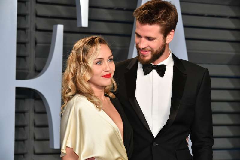 Liam Hemsworth shares picture of house remains