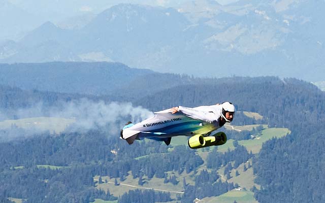In Video: Electric wingsuit soars the skies at mind boggling speed