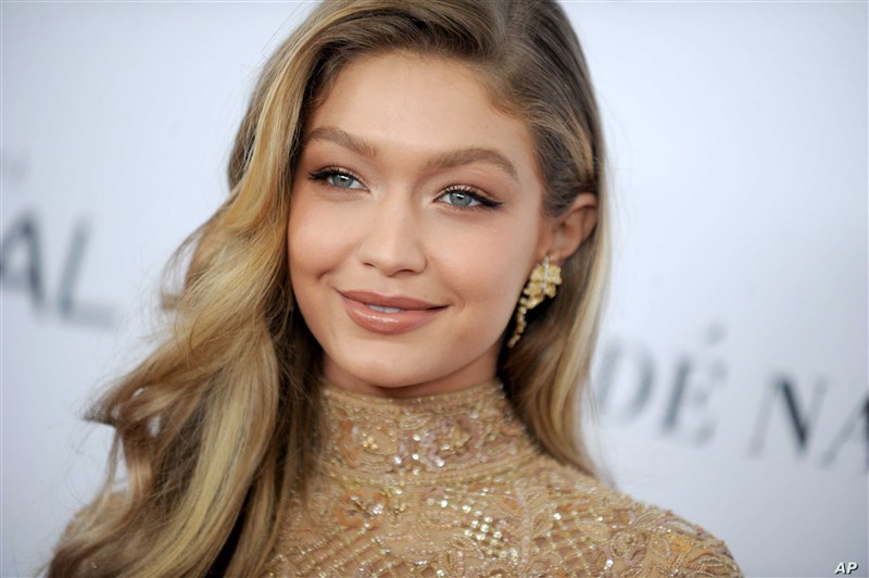 Gigi Hadid Shared the First Family Photo With Zayn Malik and Their Daughter
