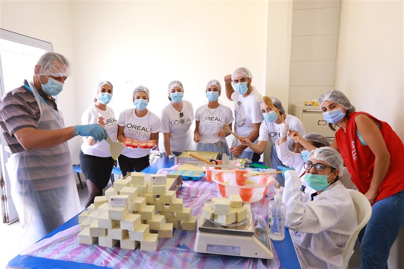 L'Oréal Liban employees join forces with Farah Social Foundation