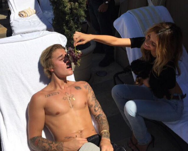In Video: Justin Bieber Tells Ellen Who He’s Dating & Whether He’s Been On Tinder