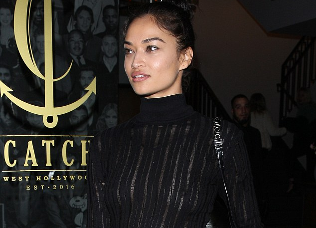 Braless VS Model Shanina Shaik flashes her NIPPLES 