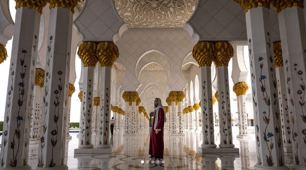 Dua Lipa Wears the Hijab Inside Abu Dhabi Mosque 