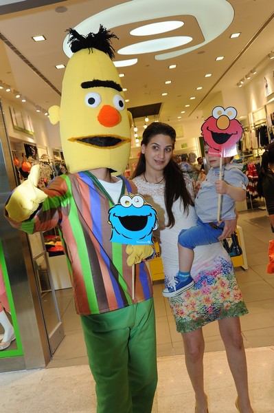 Big Bird and Bert Visit Lebanon