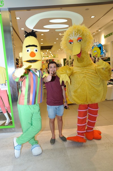 Big Bird and Bert Visit Lebanon