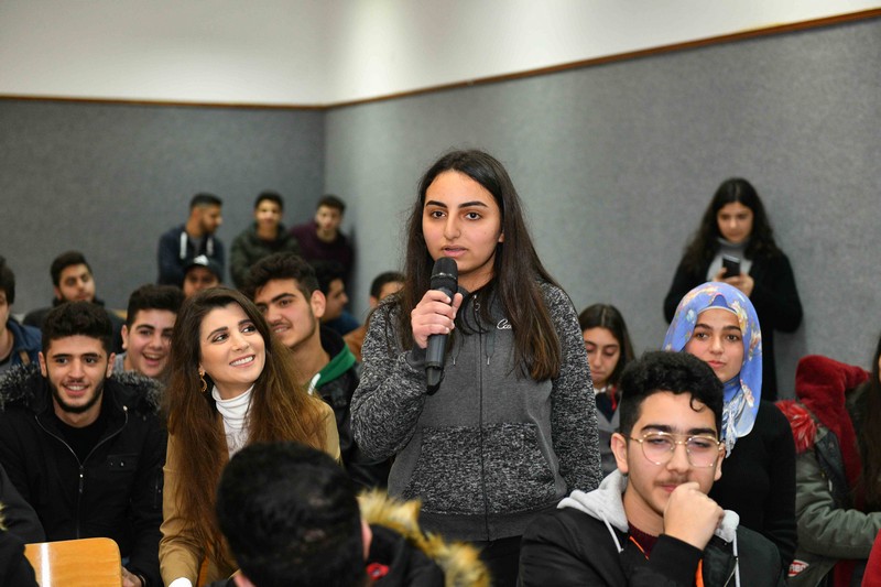 باميلا الكيك وفادي الخطيب يحفزان الطلاب في مسابقة AAA MADRASATI 