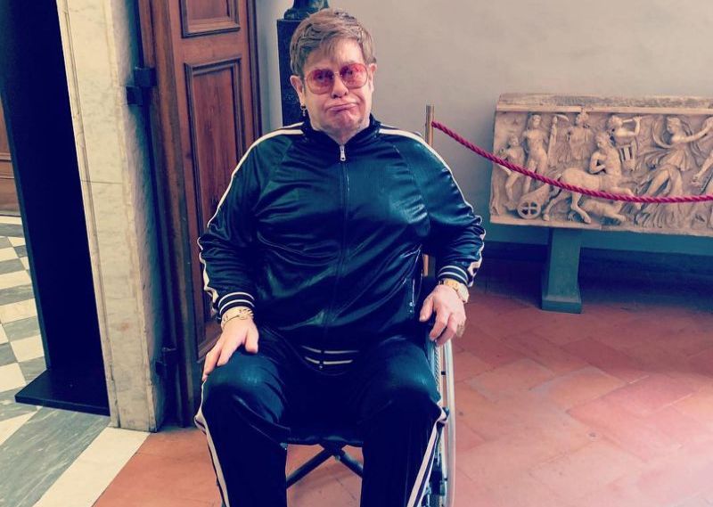 Elton John Visits Florence Museum in Wheelchair