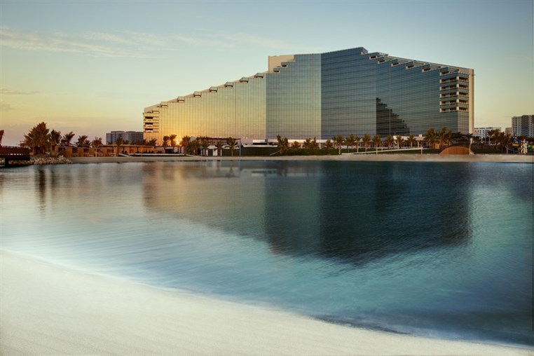 ART Rotana Amwaj Islands Welcomes Guests to its All-Inspiring Setting