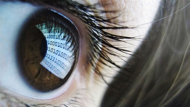 Smart Contact Lenses Will Give You Superhuman Vision