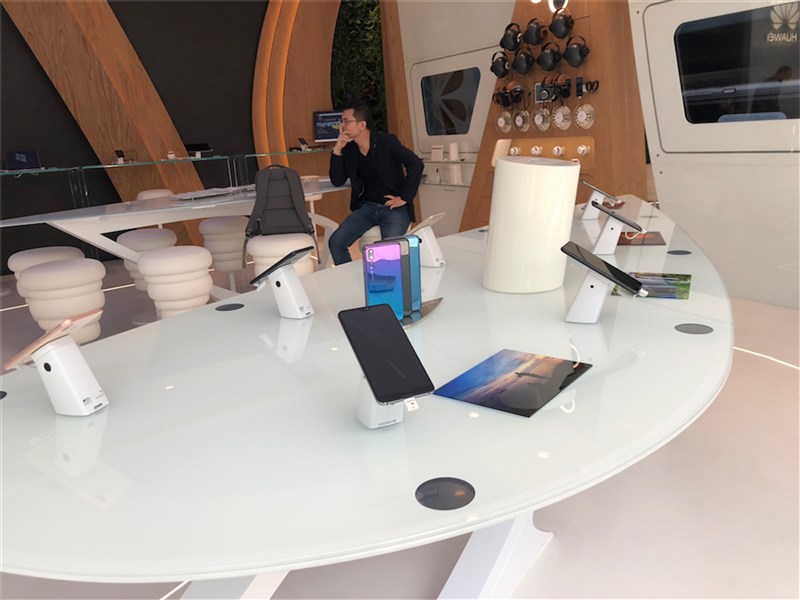 Huawei Experience Store in Europe Wows Guests and Saves Energy