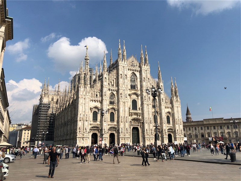 Huawei Experience Store in Europe Wows Guests and Saves Energy