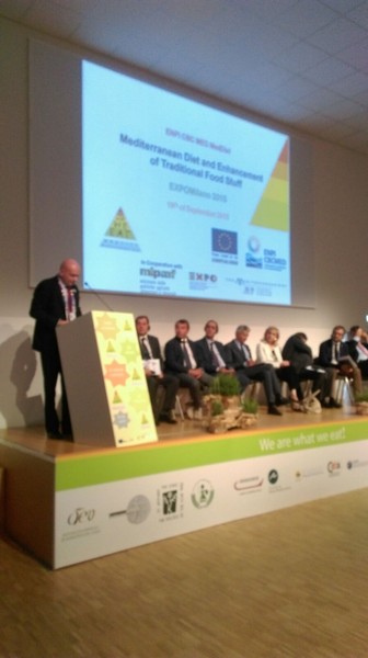 Minister of Economy and Trade Dr. Alain Hakim participated in the MedDiet Summit held at the European Union’s meeting in Expo Milano 2015