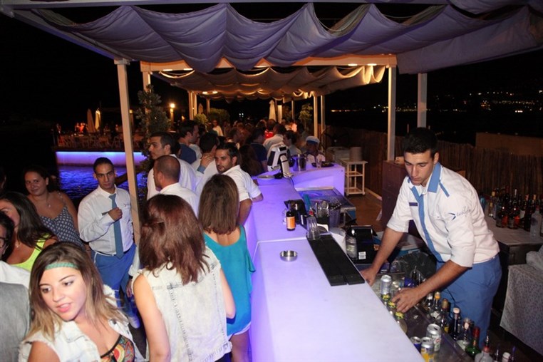 Motifashion bracelets by FEED lift morale of the Lebanese 